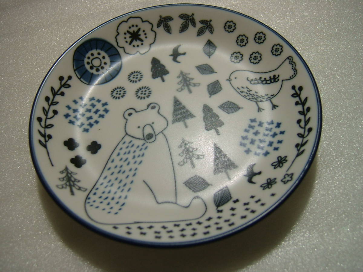 イラスト小皿　直径11.5×1.8cm　くま、鳥、お花、木　白×紺　プレート　_画像6