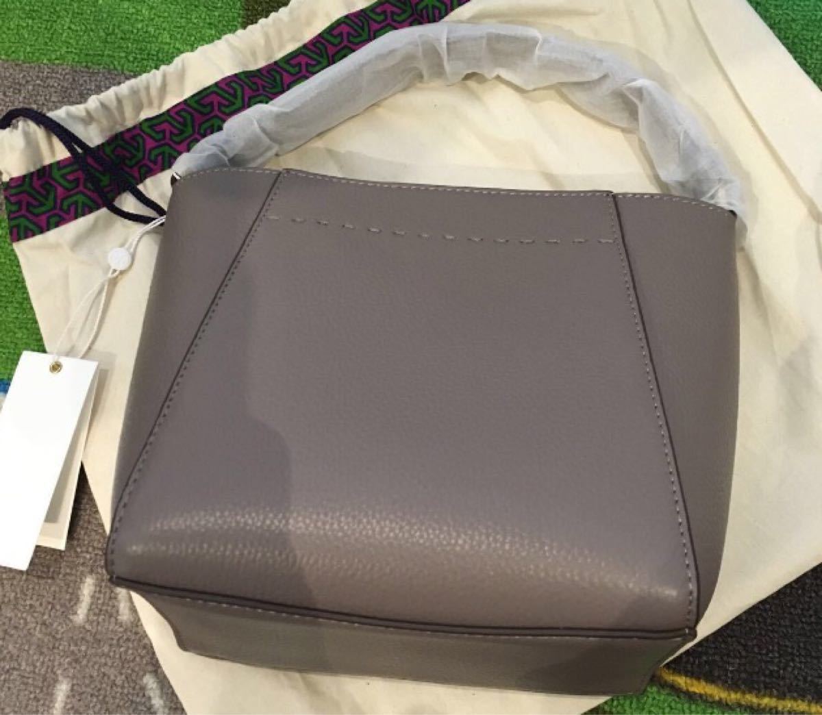 ブルー×レッド 新品 匿名配送トリーバーチ マック グロー スモール