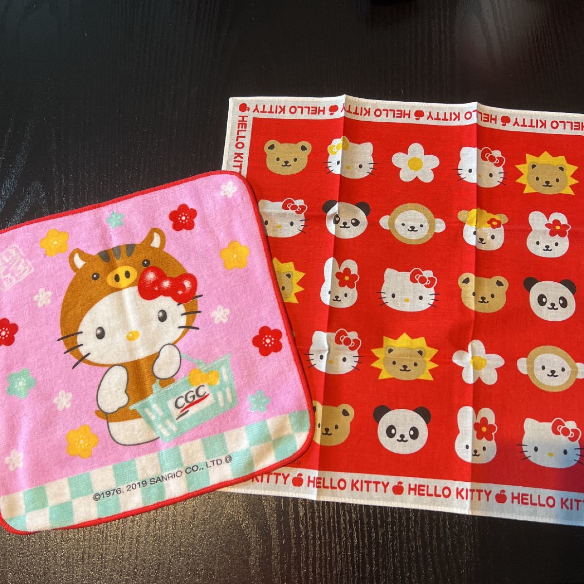 未使用】Sanrio ハローキティ ハンカチ&ハンドタオル セット 未使用】Sanrio ハローキティ ハンカチ&ハンドタオル セット