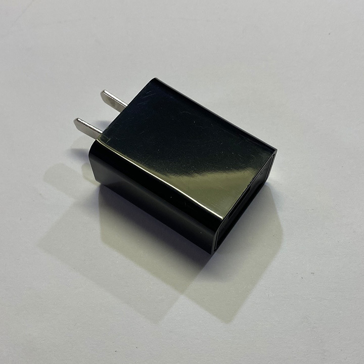 【4 шт. комплект  】USB адаптер  5V/2A AC100V～240V MDY-03-EB