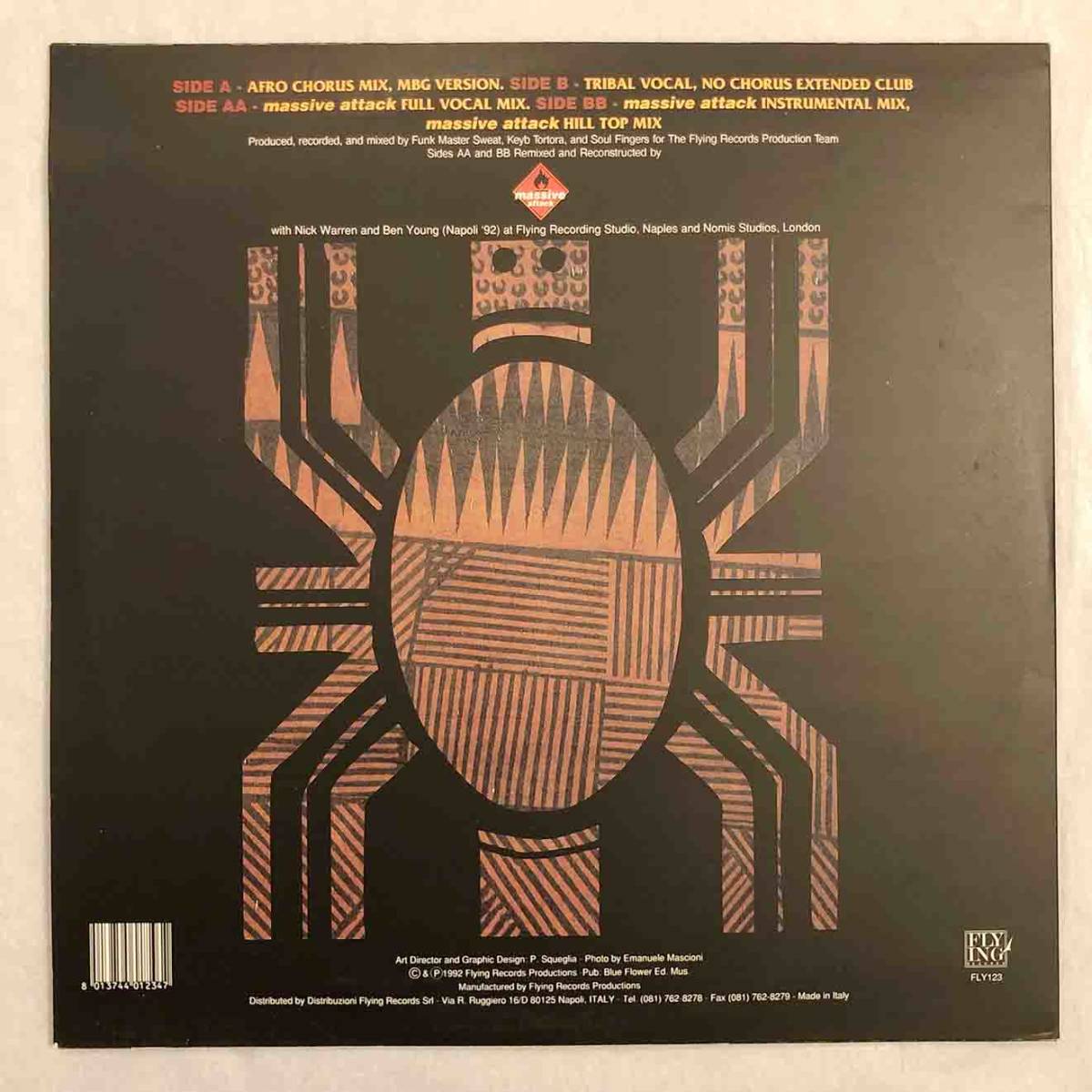■1992年 Italy盤 オリジナル KWANZAA POSSE - African Vibration 2枚組 12”EP FLY123 Flying Records Massive Attack Remixes_画像2