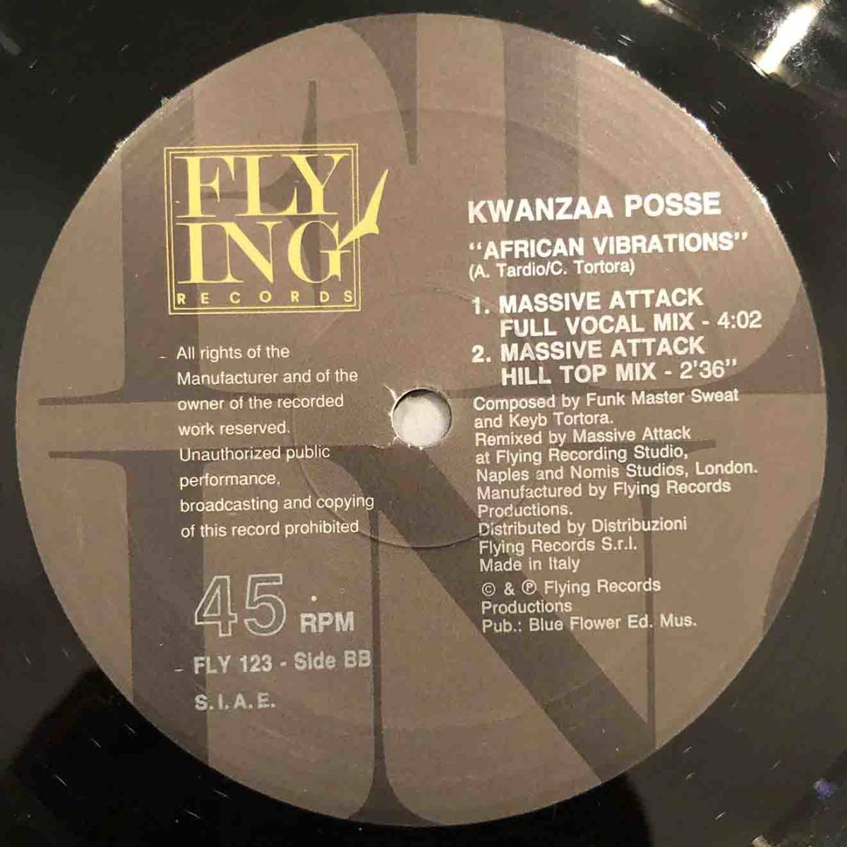 ■1992年 Italy盤 オリジナル KWANZAA POSSE - African Vibration 2枚組 12”EP FLY123 Flying Records Massive Attack Remixes_画像6