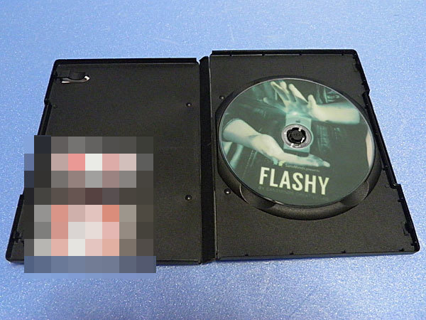 FLASHY BY SANSMAINDS CREATIVE LAB スマホ消失マジック レクチャーDVDとギミック_画像2