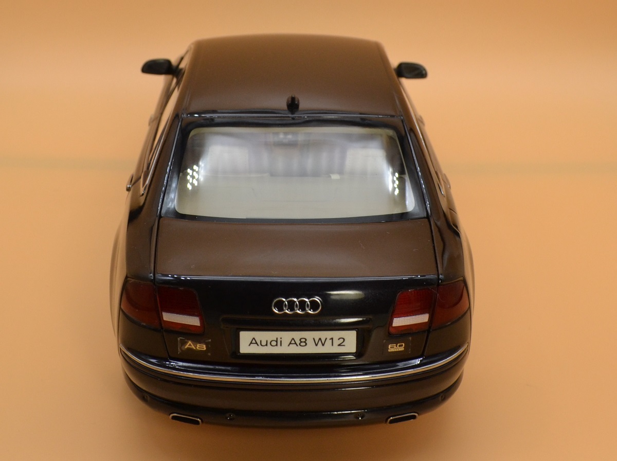 ☆KYOSHO 京商 1/18 アウディ A8 W12 AUDI A8 W12 希少モデル R ☆KYOSHO 京商 1/18 アウディ A8 W12 AUDI A8 W12 希少モデル R