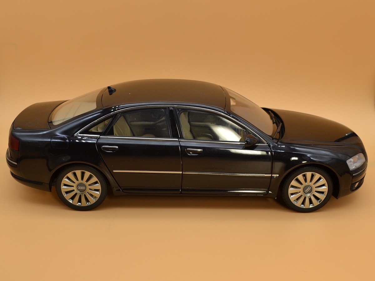 ☆KYOSHO 京商 1/18 アウディ A8 W12 AUDI A8 W12 希少モデル R ☆KYOSHO 京商 1/18 アウディ A8 W12 AUDI A8 W12 希少モデル R