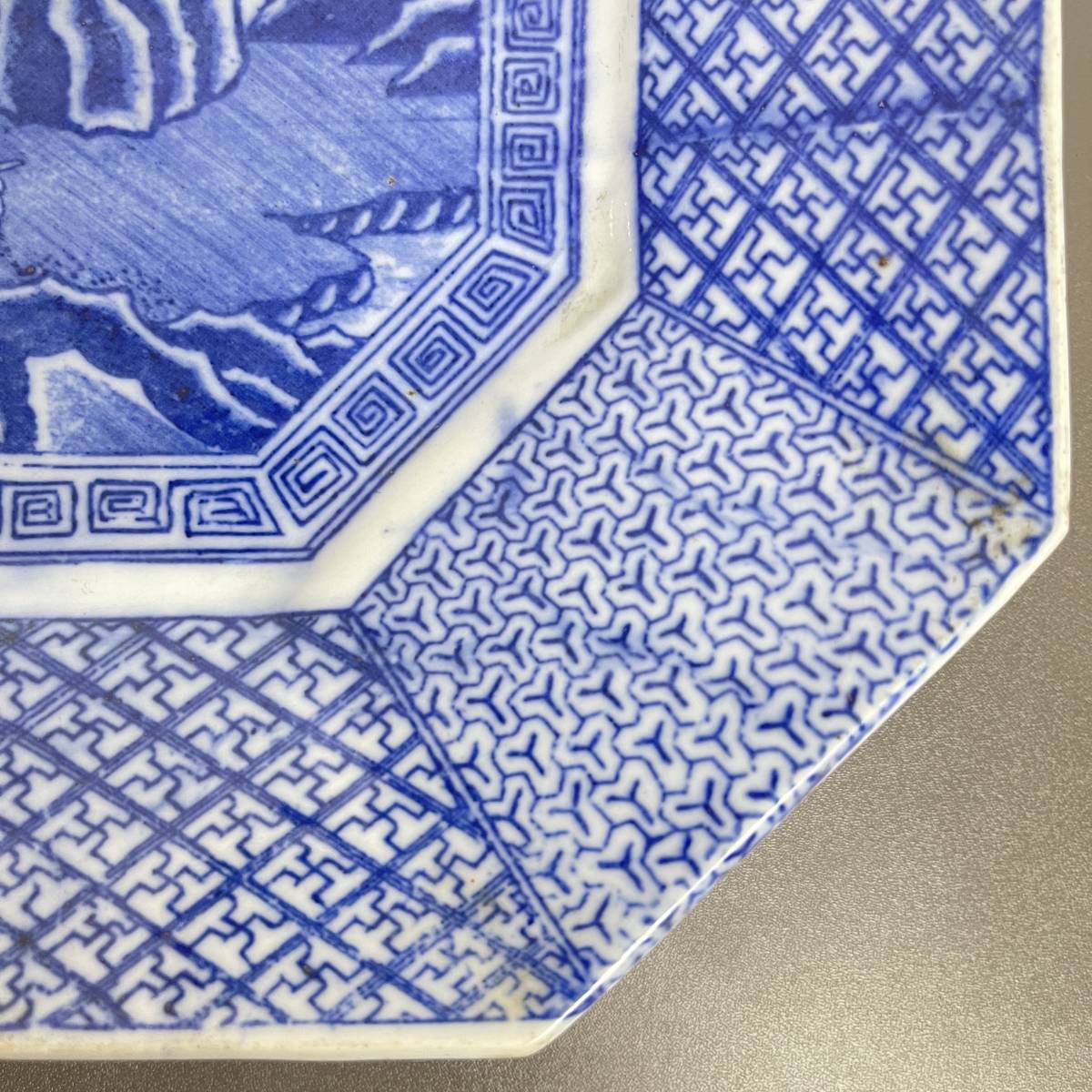 染付 隅切角皿 八角皿 29cm 山水図 印判手 時代物 盛り皿 大皿 _画像6