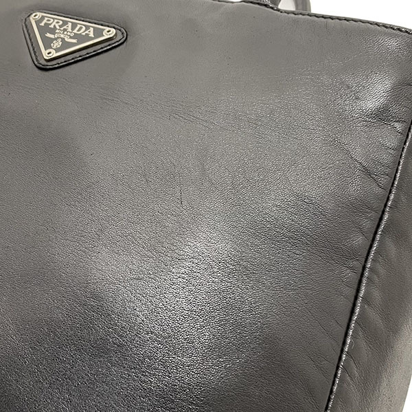 プラダ トートバッグ レザー 革 ブラック 黒 PRADA 三角ロゴプレート