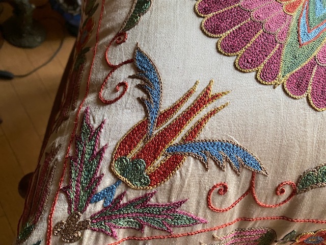 秋のインテリアに如何ですか？ウズベキスタン総シルクの刺繍スザニクッションカバー７枚在庫のみ特価！早い者勝ちです！日本発送送料込み_画像6