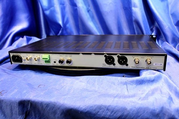 新年の贈り物 TOA デジタルワイヤレスチューナーユニット WTU-D1800