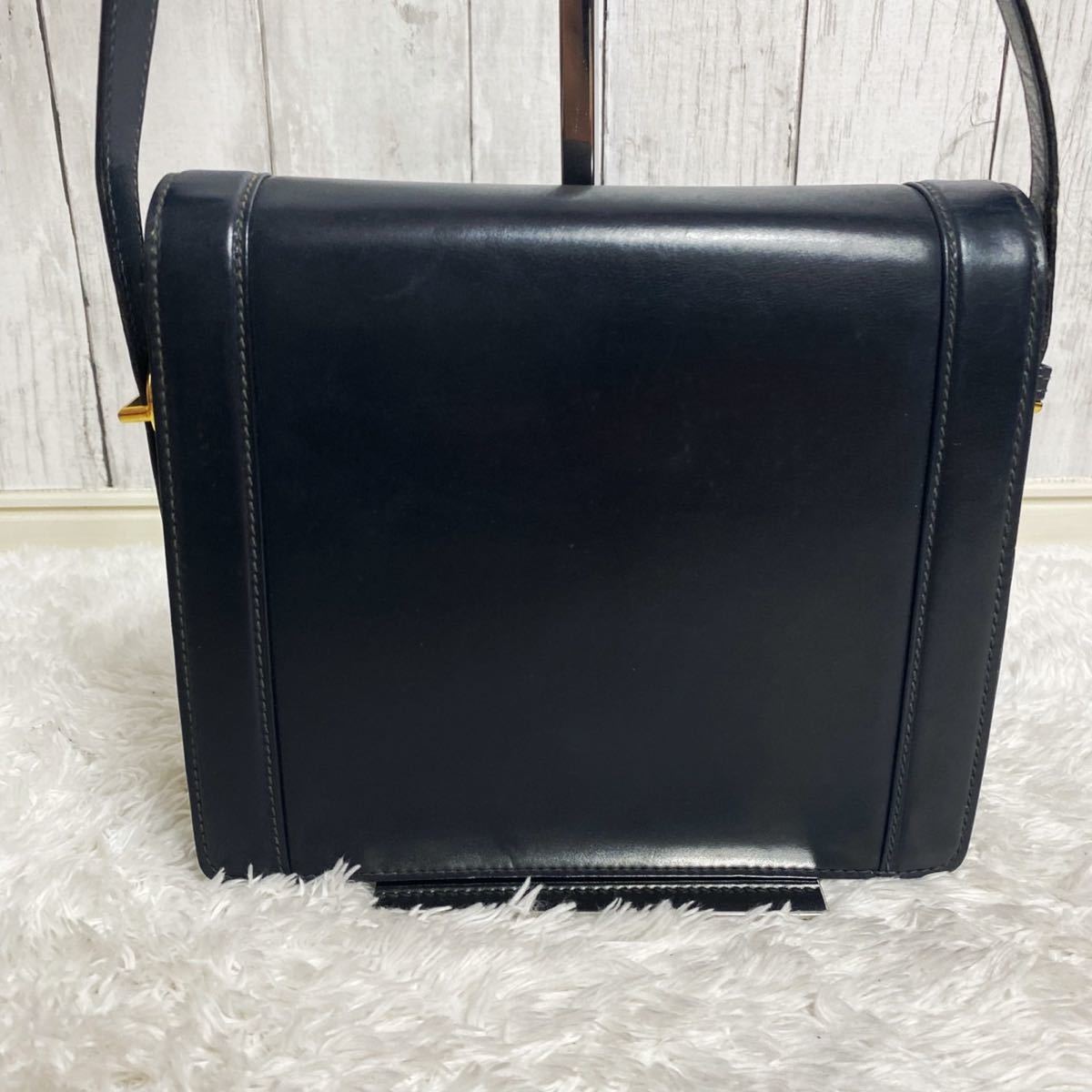 【極希少】グッチ ショルダーバッグ レザー ボックスカーフ ゴールド 金具 箱型 ボックス フラップ オールドグッチ 黒 ブラック GUCCI