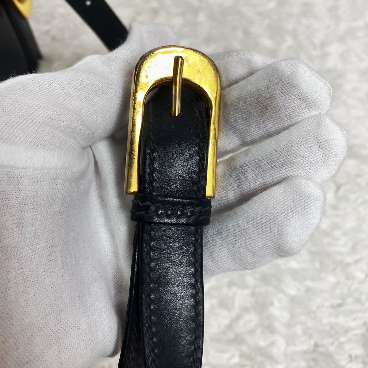 【極希少】グッチ ショルダーバッグ レザー ボックスカーフ ゴールド 金具 箱型 ボックス フラップ オールドグッチ 黒 ブラック GUCCI