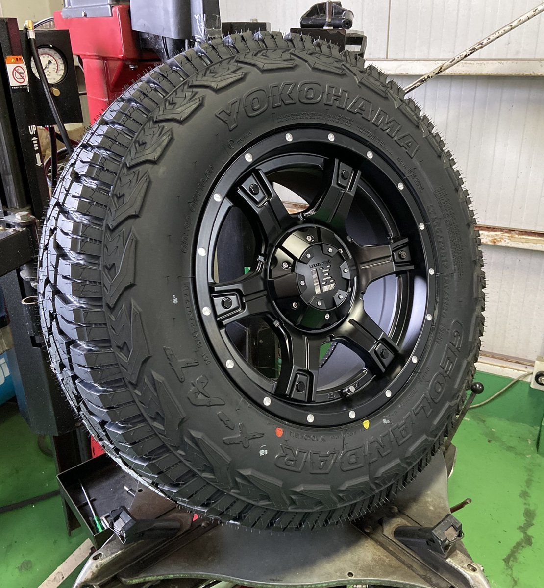 プラド ハイラックス サーフ FJ H3 ヨコハマ ジオランダー X-AT 265/65R17 265/70R17 285/70R17 295/70R17 タイヤホイール17インチ_画像7