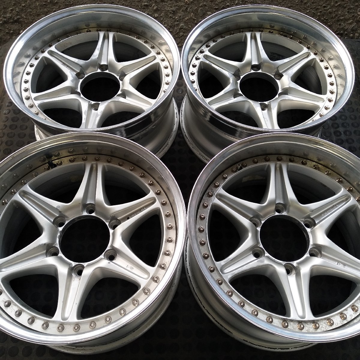 管理番号：W6-264【4本価額】【16×8J 6x139.7 ET-1 ハブ110】FUJI・プラド等・日本製・店頭直接引取可能の画像2