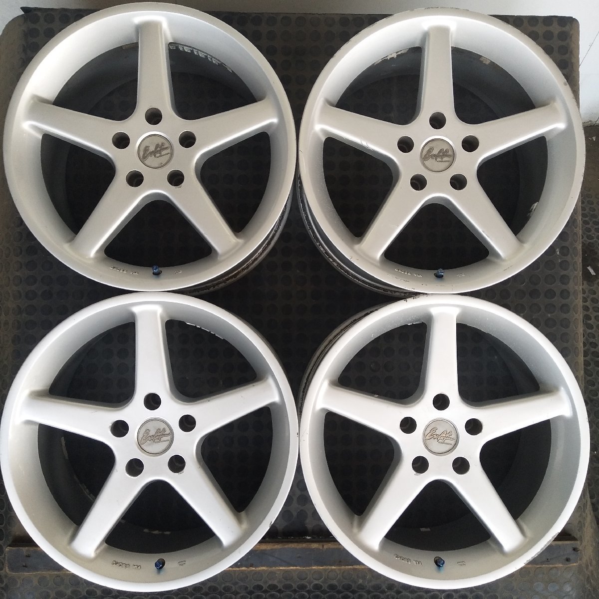 管理番号：W8-4【4本価額】【17x8J 5x114.3 ET+30 ハブ73】YOKOHAMA KREUZER・スカイラインシルビア等・直接引取可能_画像1