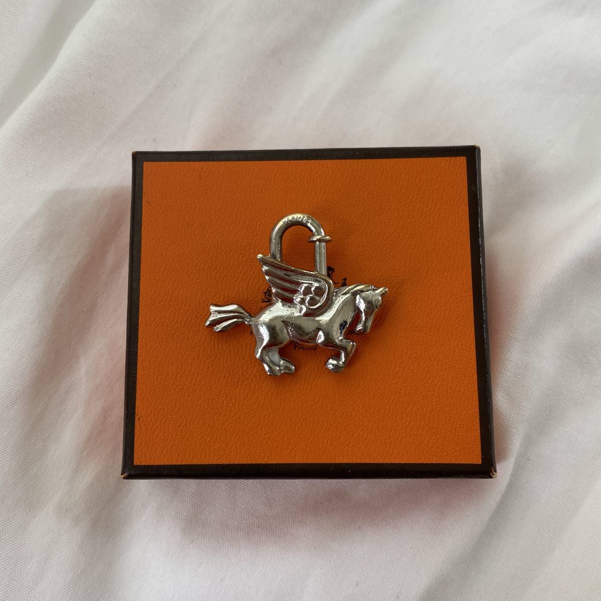 素晴らしい価格 美品 HERMES エルメス カデナ ペガサス PEGASUS
