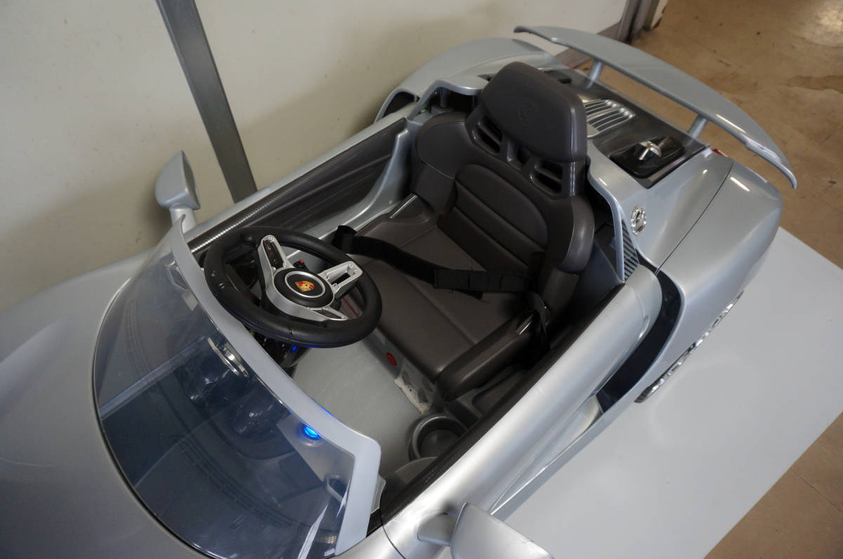 トイザらス AVIGO 6V ポルシェ 918 Spyder 3歳以上 35kg 電動乗用玩具 