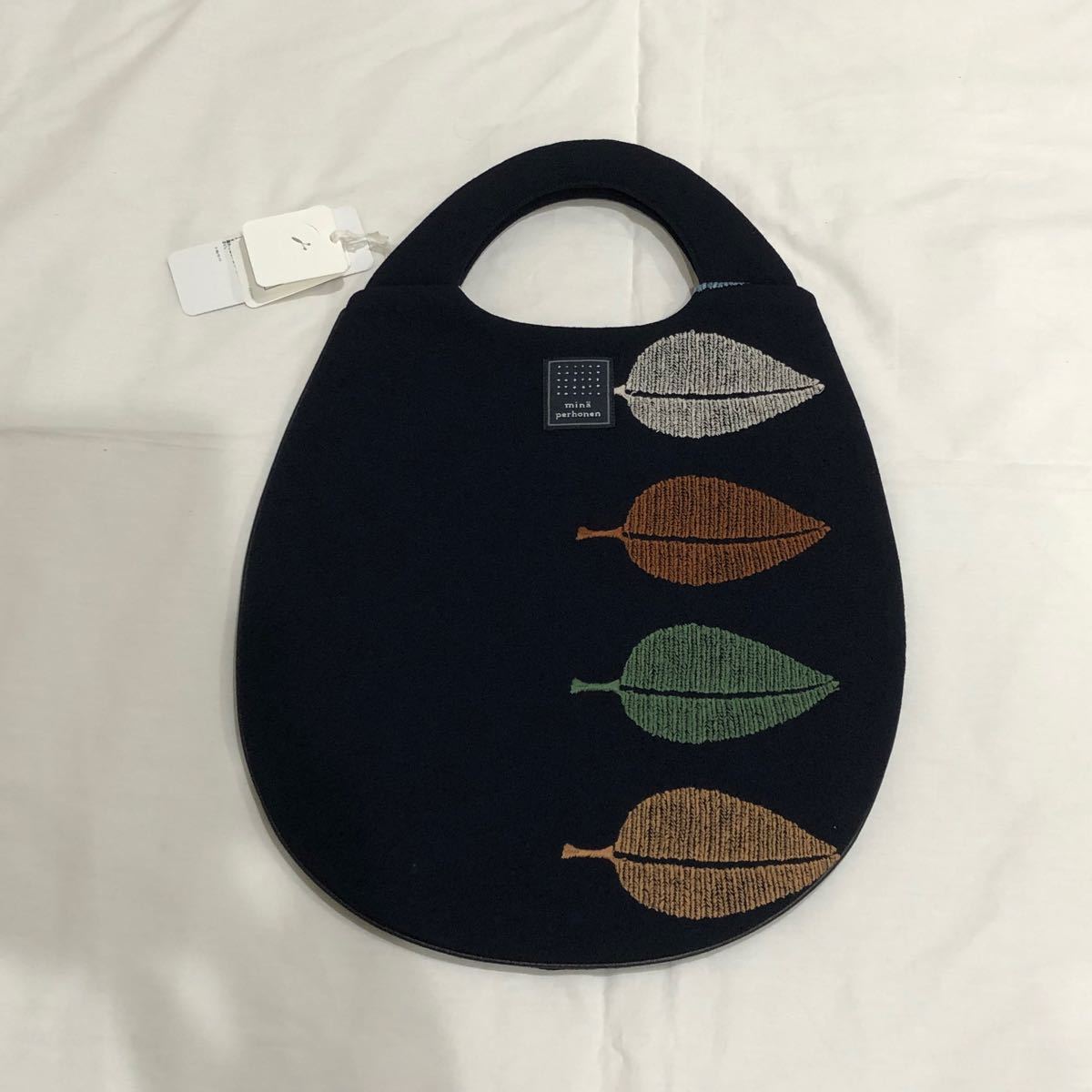 未使用 新品 タグ付き ミナペルホネン mina perhonen happa 葉っぱ エッグバッグ eggbag 黒 翌日配送可 ミナペルホネン happaエッグbag 未使用 トートバッグ