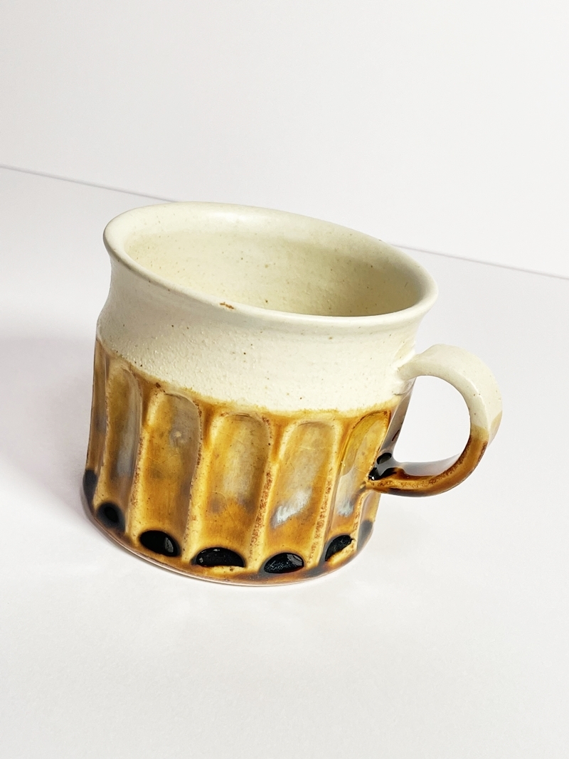 新品 マグカップ おしゃれ かわいい カフェ コップ コーヒーカップ ブラウン マグ モダン 和食器 日本製 焼き物 茶器 陶芸 52 Off 日本製