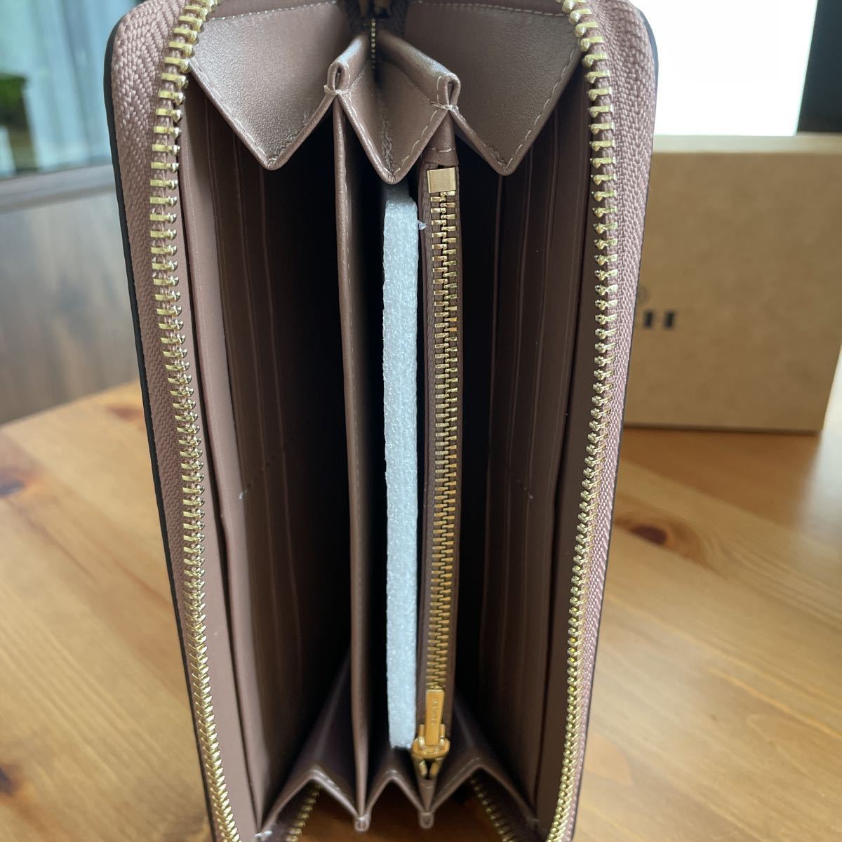 1円スタート コーチ COACH フローラルプリント 花柄 ファスナー長財布 C-9957 IMCAH 2022新作(長財布(小銭入れあり))|売買されたオークション情報、yahooの商品情報をアーカイブ公開 - オークファン(aucfan.com) 1円スタート コーチ COACH フローラルプリント 花柄 ファスナー長財布 C-9957 IMCAH 2022新作(長財布(小銭入れあり))|売買されたオークション情報、yahooの商品情報をアーカイブ公開 - オークファン(aucfan.com)