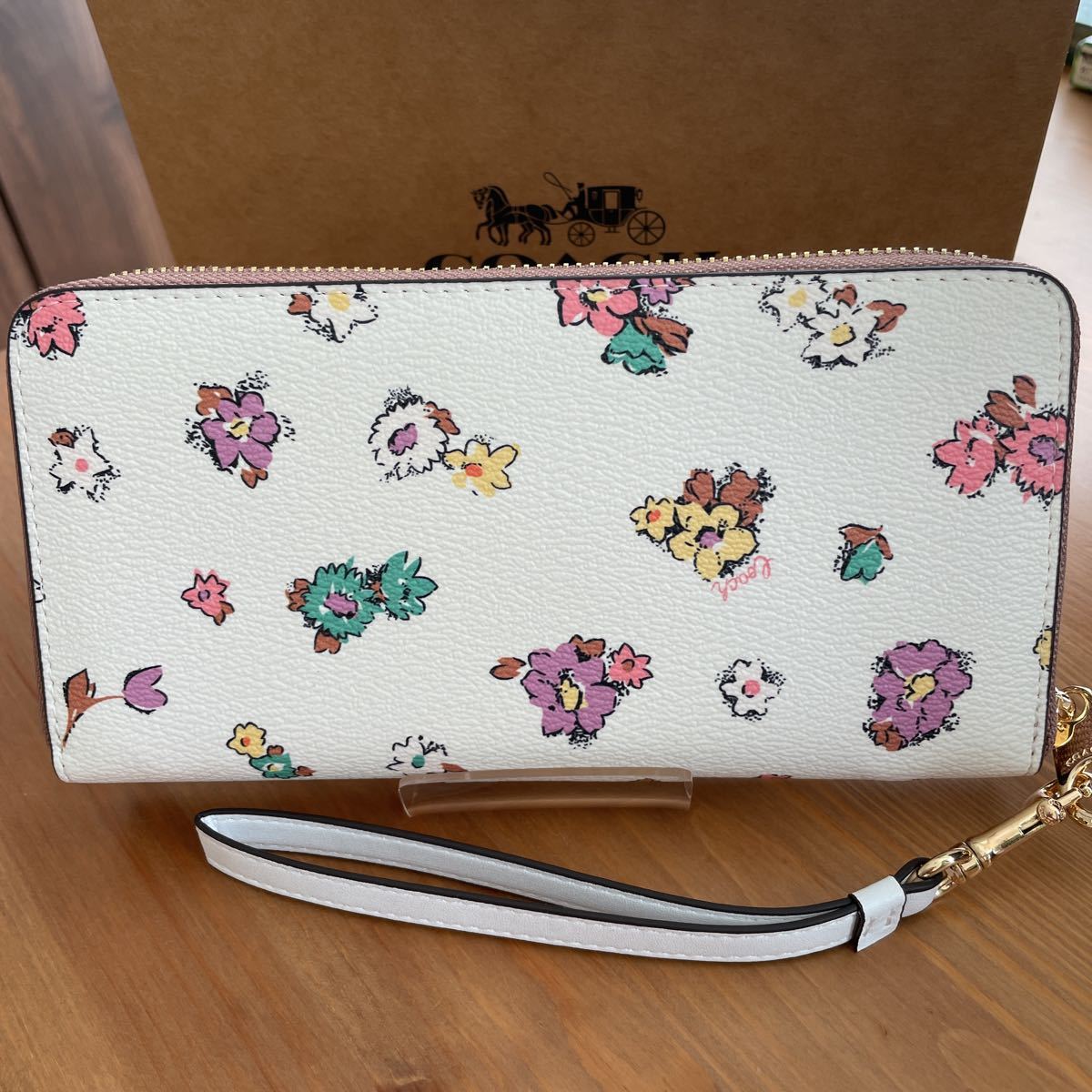 1円スタート コーチ COACH フローラルプリント 花柄 ファスナー長財布 C-9957 IMCAH 2022新作(長財布(小銭入れあり))|売買されたオークション情報、yahooの商品情報をアーカイブ公開 - オークファン(aucfan.com) 1円スタート コーチ COACH フローラルプリント 花柄 ファスナー長財布 C-9957 IMCAH 2022新作(長財布(小銭入れあり))|売買されたオークション情報、yahooの商品情報をアーカイブ公開 - オークファン(aucfan.com)