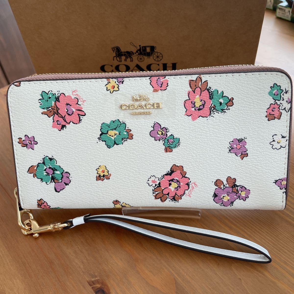 1円スタート コーチ COACH フローラルプリント 花柄 ファスナー長財布 C-9957 IMCAH 2022新作(長財布(小銭入れあり))|売買されたオークション情報、yahooの商品情報をアーカイブ公開 - オークファン(aucfan.com) 1円スタート コーチ COACH フローラルプリント 花柄 ファスナー長財布 C-9957 IMCAH 2022新作(長財布(小銭入れあり))|売買されたオークション情報、yahooの商品情報をアーカイブ公開 - オークファン(aucfan.com)