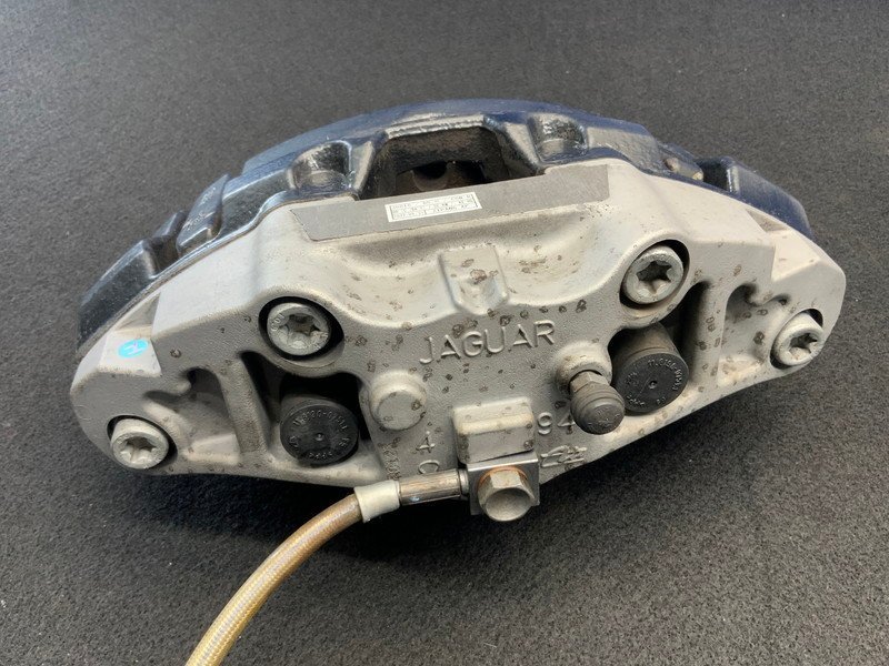 JG010 J439A Jaguar XKR coupe left front brake calipers *Ate * adherence less * * prompt decision *