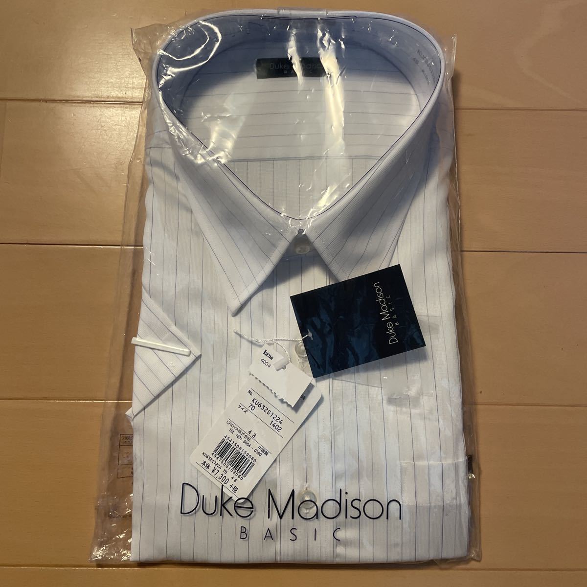 送料無料 新品 Duke Madison BASIC 半袖ワイシャツ ドレスシャツ サイズ48 ストライプ形態安定 送料込み_画像1