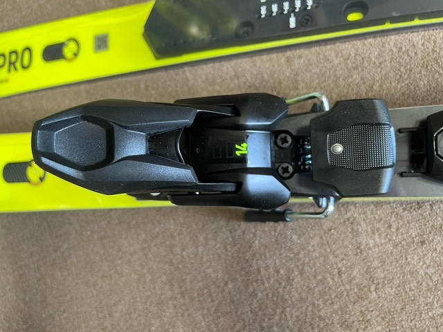 ヘッドHEAD 2022-2023 WORLDCUP REBELS E-RACE PRO 165cm FREEFLX 14GW