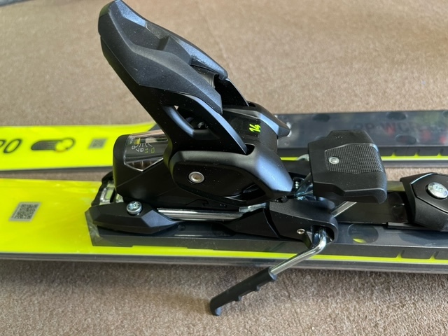 ヘッドHEAD 2022-2023 WORLDCUP REBELS E-RACE PRO 165cm FREEFLX 14GW