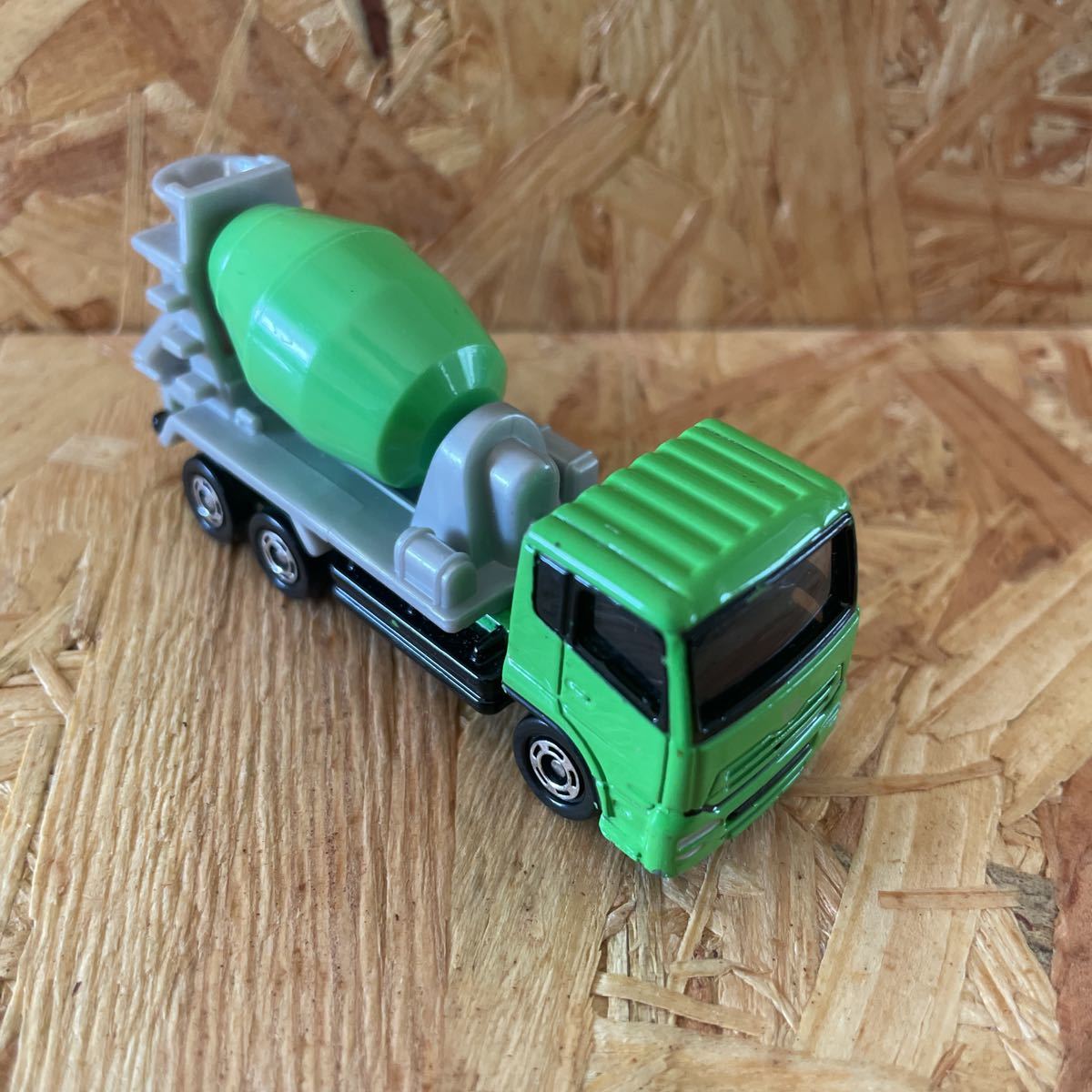 超特価SALE開催! トミカ博 非売品 UD トラックス クオン ミキサー車