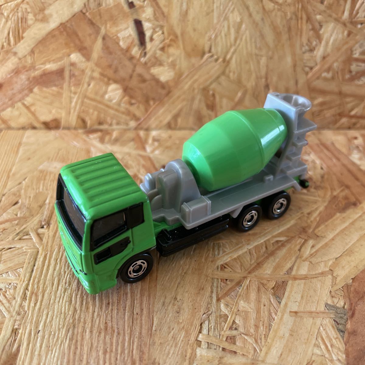 超特価SALE開催! トミカ博 非売品 UD トラックス クオン ミキサー車