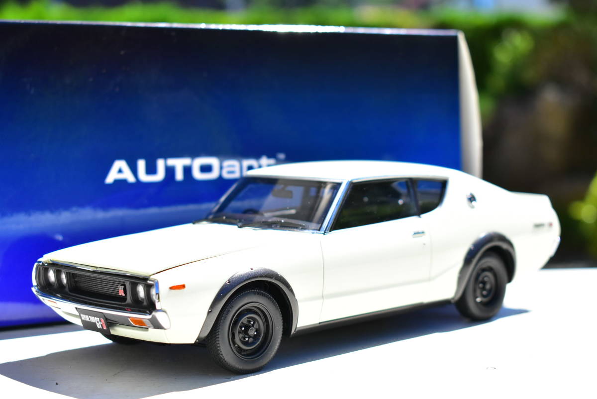 オートアート AUTOart 日産 スカイライン 2000 GT-R KPGC110 ホワイト 1/18 箱付き ミニカー 画像10枚掲載中の画像2