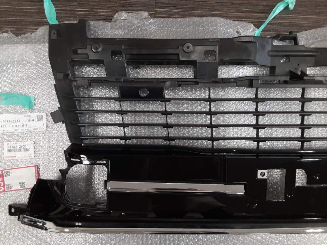 トヨタ グランエース 純正 GDH30W ラジェータグリル53102-26030-