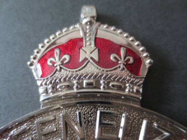英国エリザベスⅡ世の戴冠式を記念して製作されたエンブレムバッジ・英国車・ロールスロイス・ベントレー・アストンマーチン・ジャガーに！_王冠のお洒落なデザイン♪