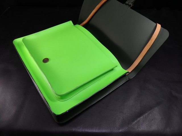 J by Jas.M.B./BEAMS. green x fluorescence yellow green leather clutch & shoulder almost unused / one part defect 