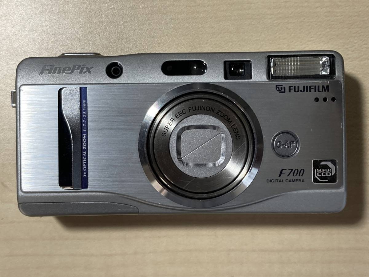 デジカメ FUJIFILM FinePix F700 - 富士フィルム コンパクトデジタルカメラ（8/7動作確認済）本体+クレードル+予備バッテリ+xDカード 他 _画像5