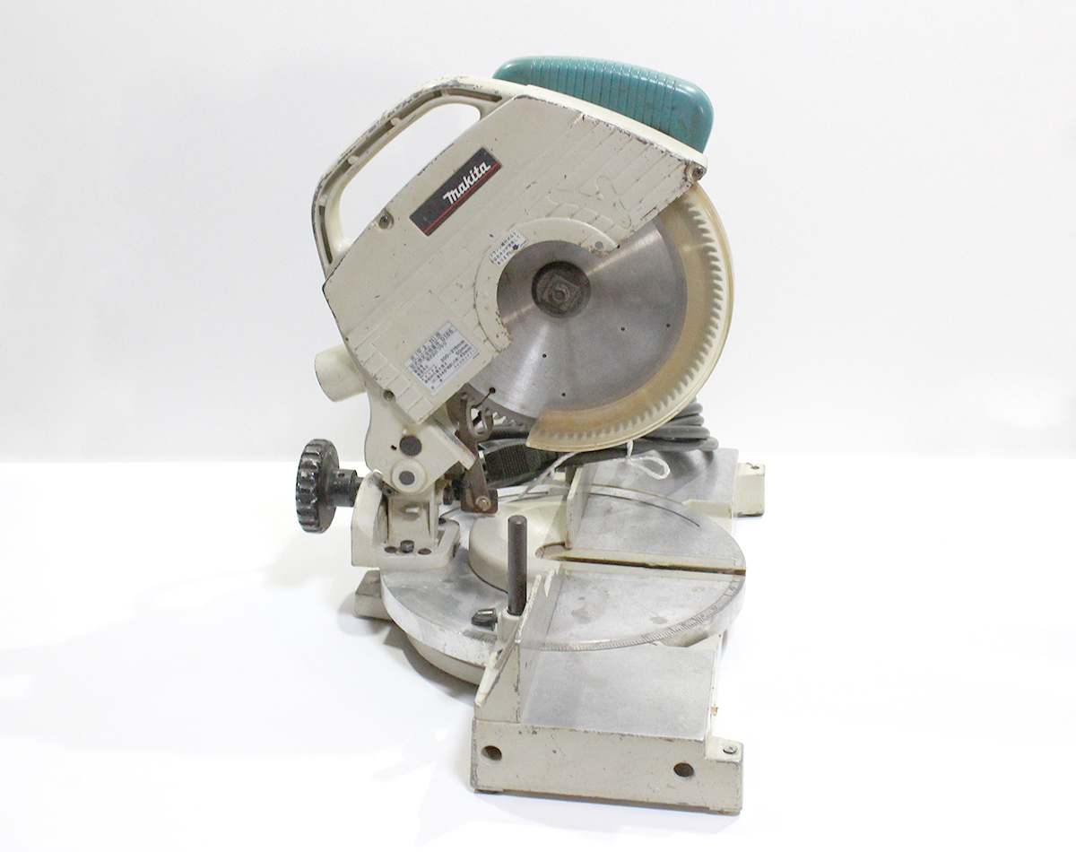 makita モデル LS0820 マキタ 8型 卓上マルノコ 丸ノコ 200~216mm 電動工具 切断機 DIY 工具 中古現状品 y0889