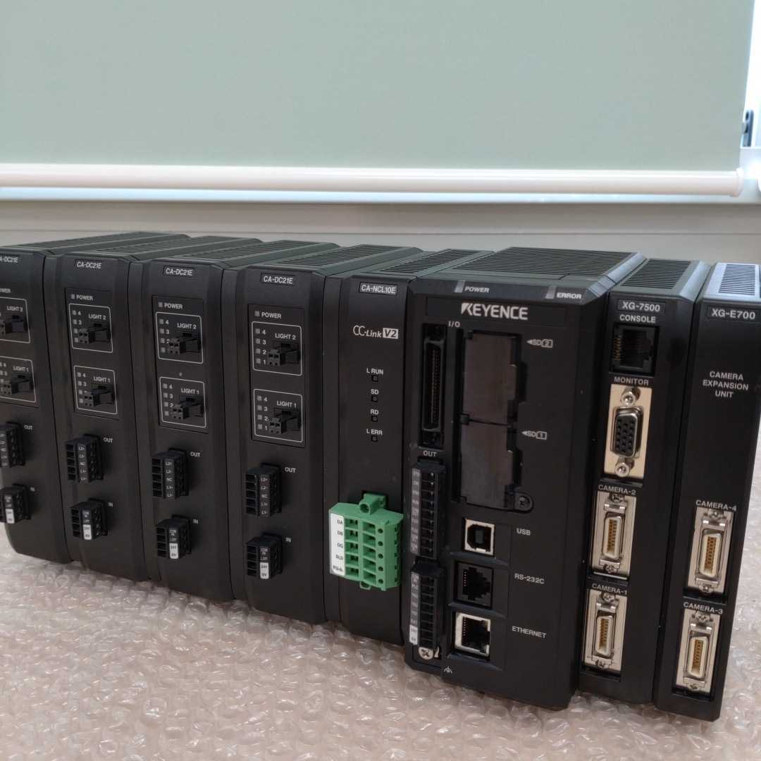 KEYENCE マルチカメラ画像システム/コントローラ XG-7500 (09761
