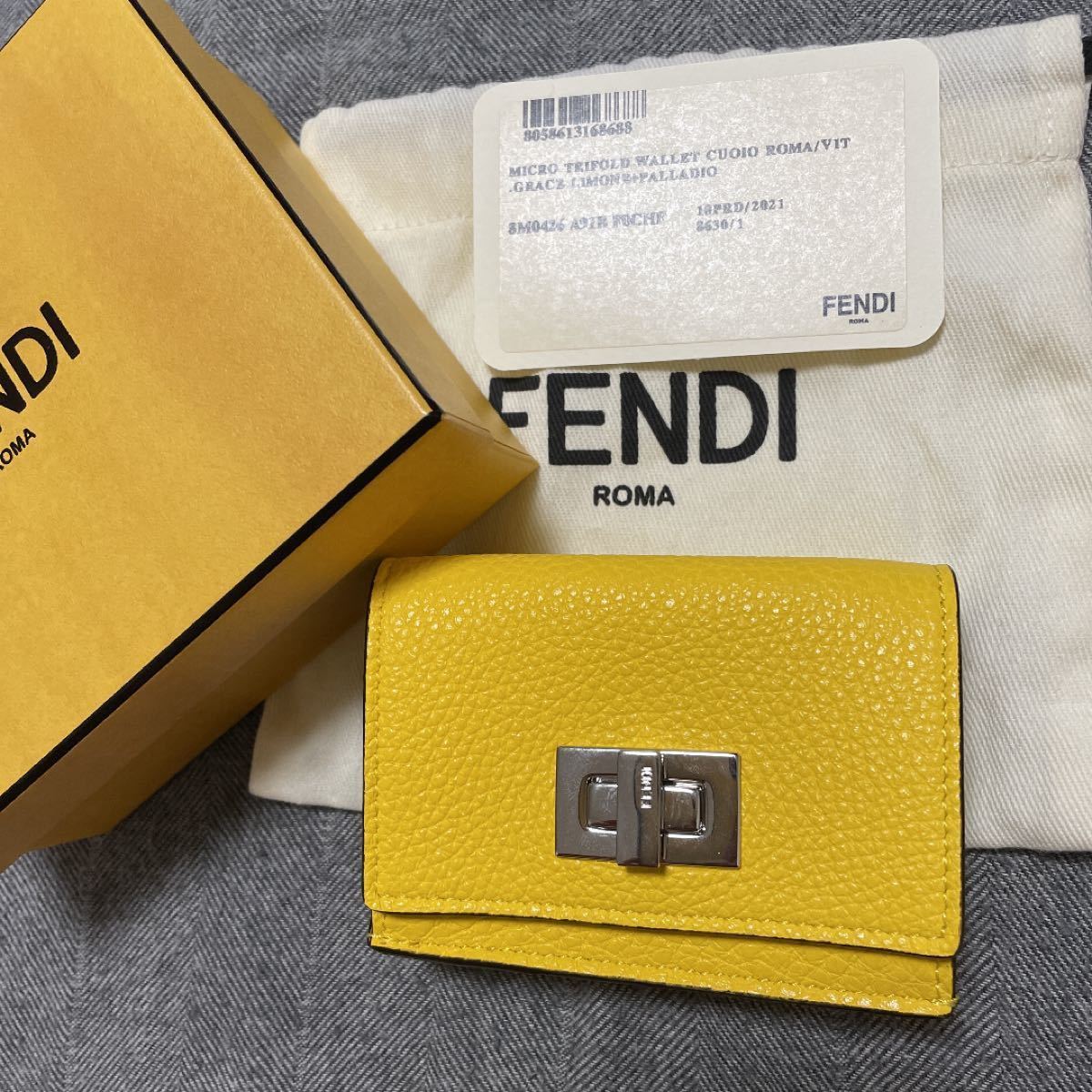 独特の素材 FENDI 財布 ピーカブー ピーカブー マイクロ 美品☆FENDI 三つ折り財布 ミニ財布 美品 レザー - www