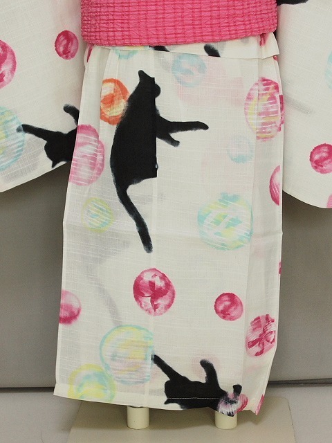 女の子仕立済浴衣 G2352-P100 送料無料 単品 女児用のゆかた 腰ひも付 猫柄の浴衣 サイズ１００_画像2