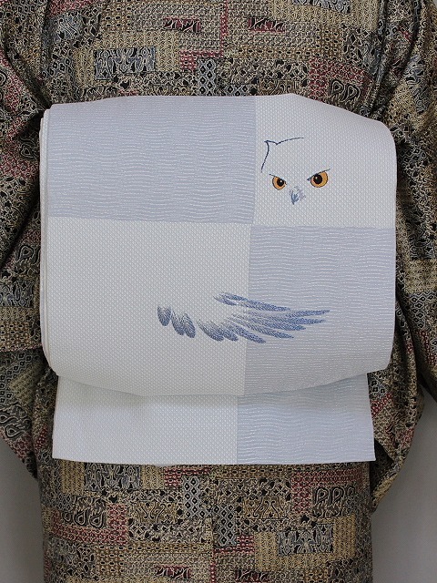 正絹袋帯 H1011 送料無料 おしゃれ帯　変わり織　鳥の柄の白地の新柄おび　お仕立て済