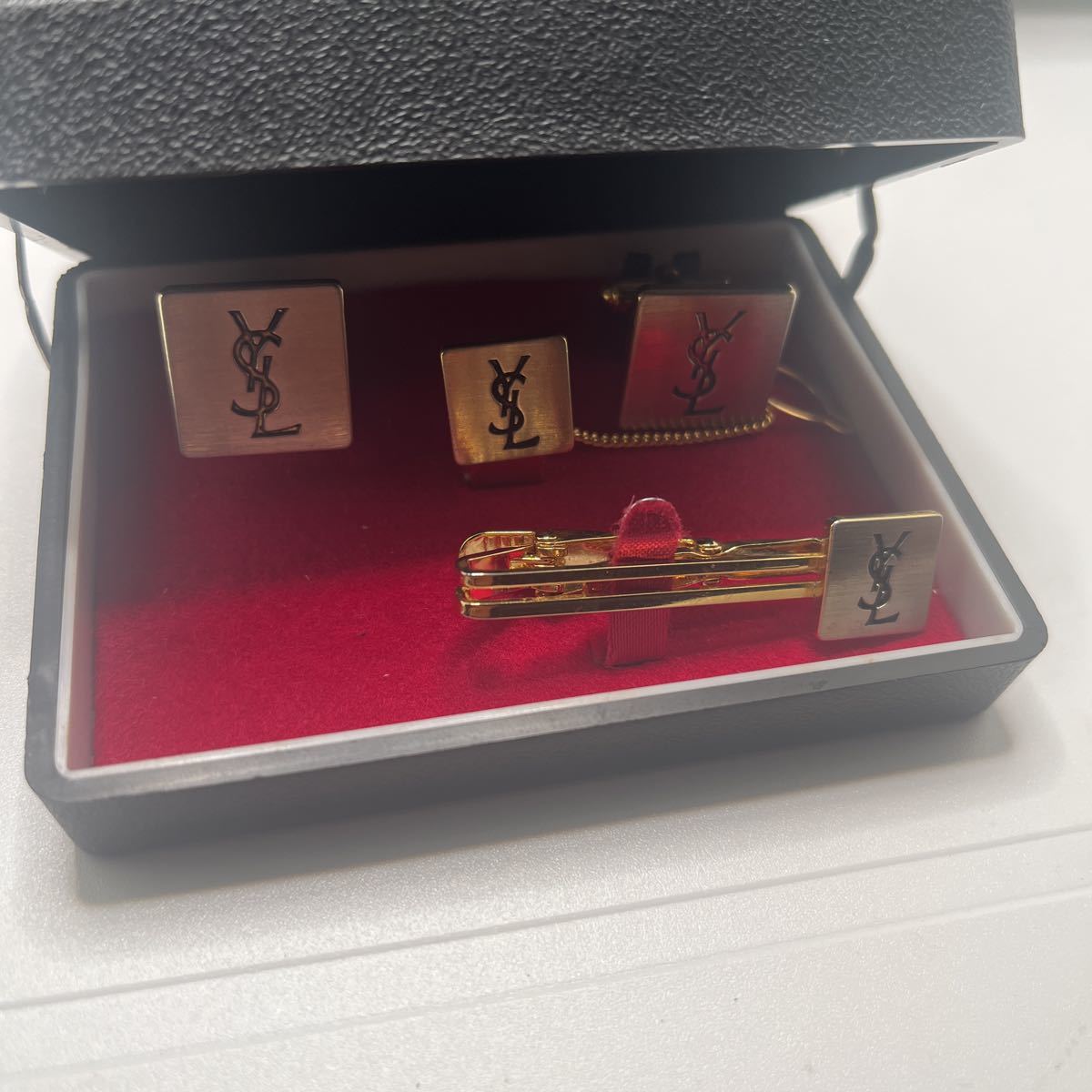 Yves Saint Laurent イヴサンローラン ネクタイピン カフス セット ゴールド_画像1