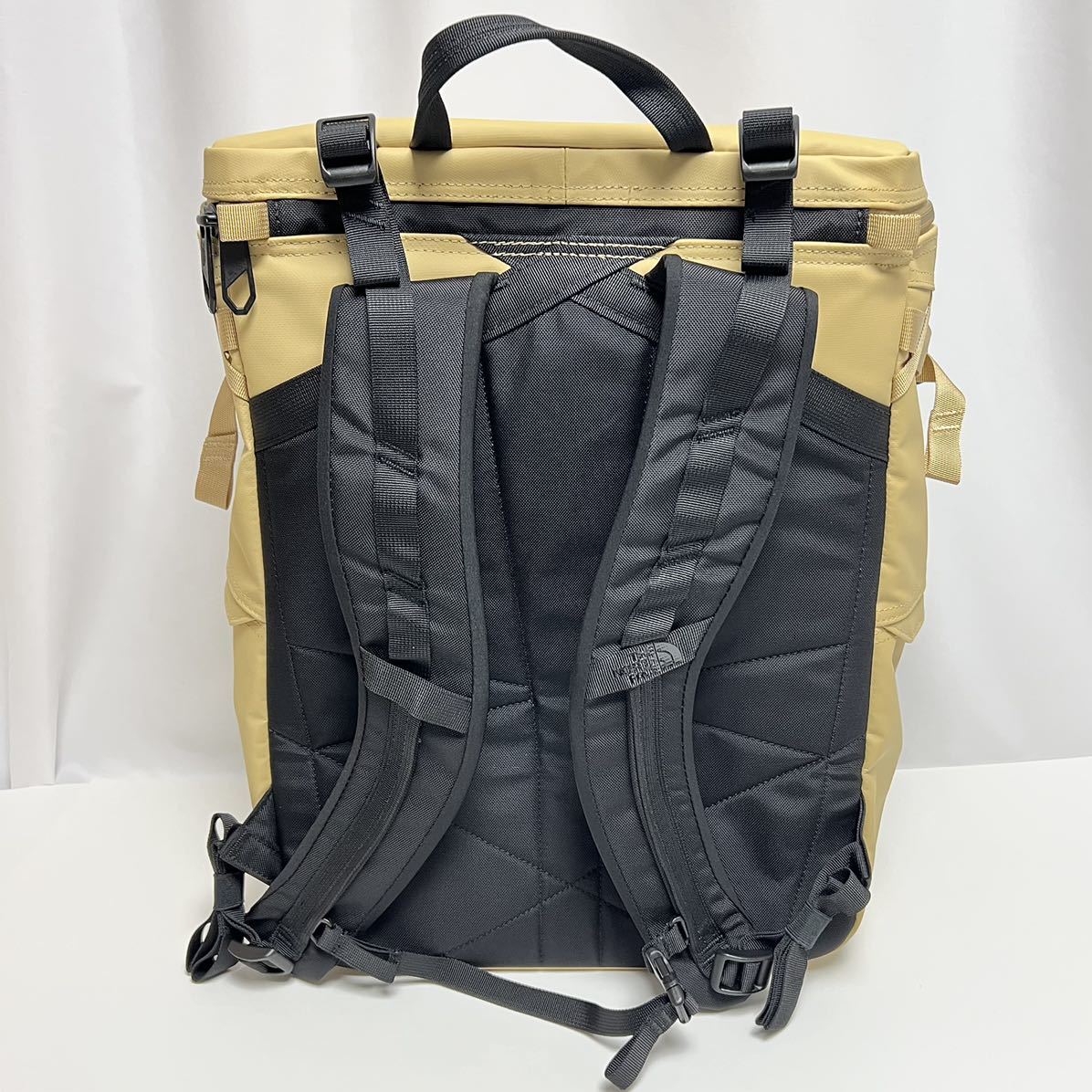 新品 ノースフェイス ヒューズ ボックス バックパック リュック 新品 ノースフェイス ヒューズ ボックス バックパック リュック