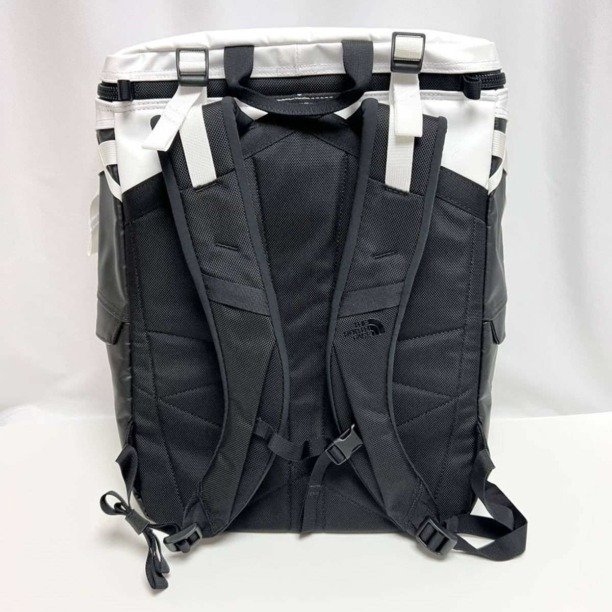 新品 ノースフェイス ヒューズ ボックス バックパック リュック 新品 ノースフェイス ヒューズ ボックス バックパック リュック