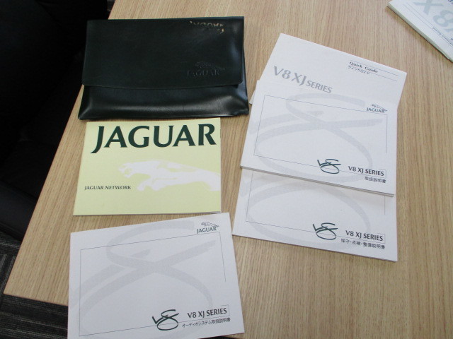 * Jaguar XJ*X308* original * owner manual * case * complete set *01 year 
