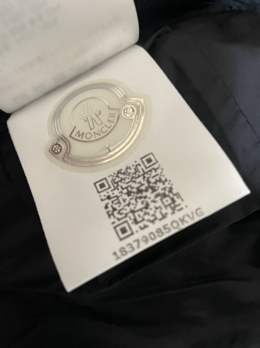 モンクレール MONCLER ハイブリッドダウンニット size M 美品 モンクレール MONCLER ハイブリッドダウンニット size M 美品