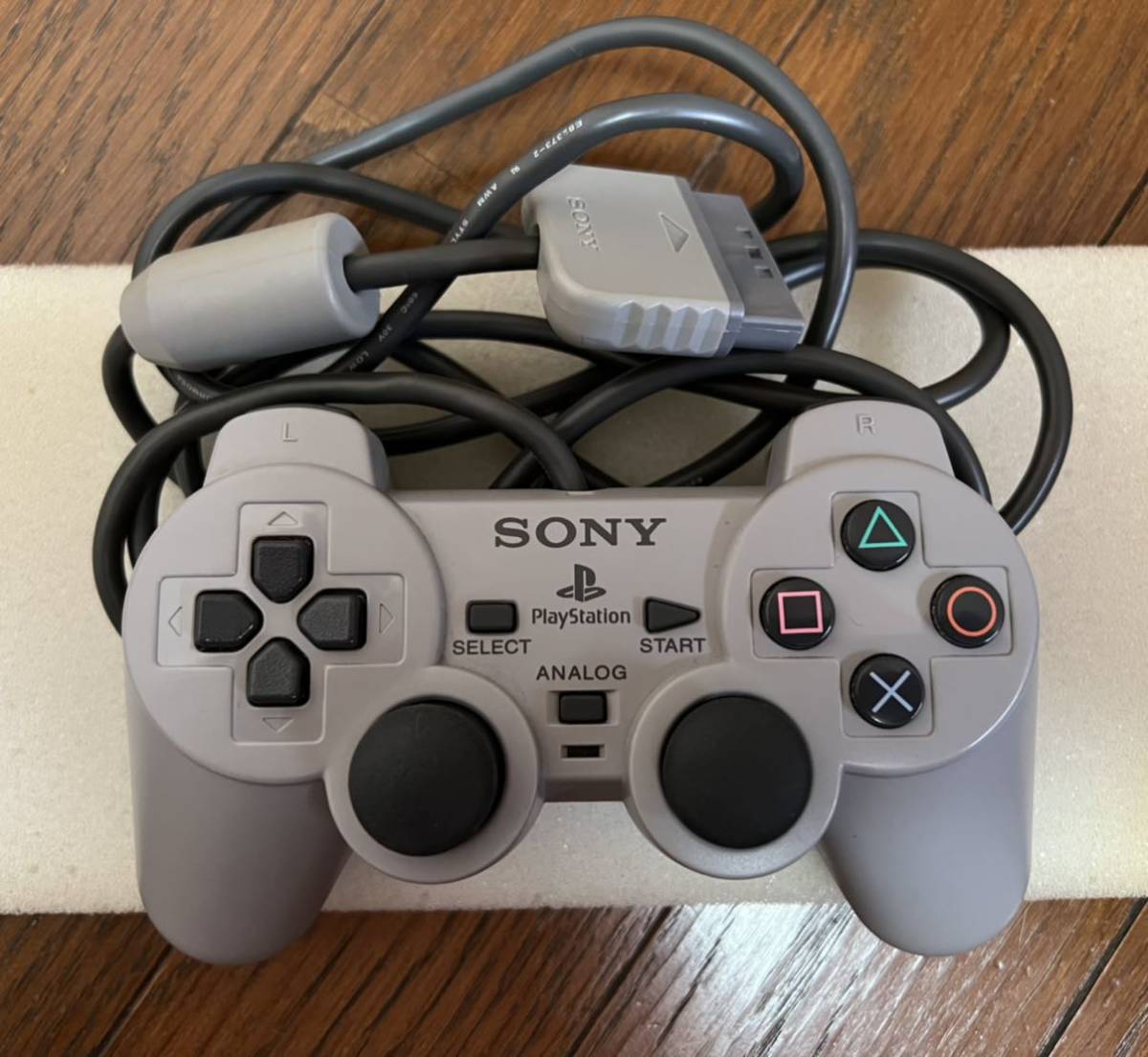 《送料込み》SONY PlayStation プレイステーション デュアルショック 初代プレステ ドラゴンクエストⅦ付き　ディスク読み込み確認済み_画像4