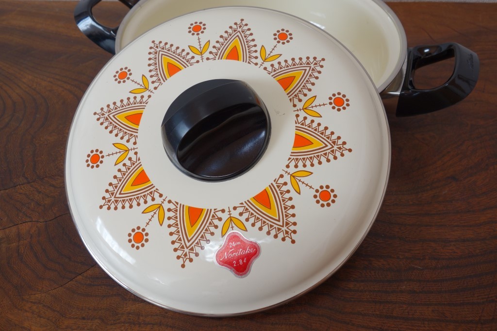 レトロポップ ノリタケ Noritake 花柄モチーフ ホーロー両手鍋 めばえ 箱付 昭和レトロ 琺瑯 当時物 24cm/BDA24/H216 キッチン(両手鍋)|売買されたオークション情報、yahooの商品情報をアーカイブ公開 - オークファン(aucfan.com) レトロポップ ノリタケ Noritake 花柄モチーフ ホーロー両手鍋 めばえ 箱付 昭和レトロ 琺瑯 当時物 24cm/BDA24/H216 キッチン(両手鍋)|売買されたオークション情報、yahooの商品情報をアーカイブ公開 - オークファン(aucfan.com)