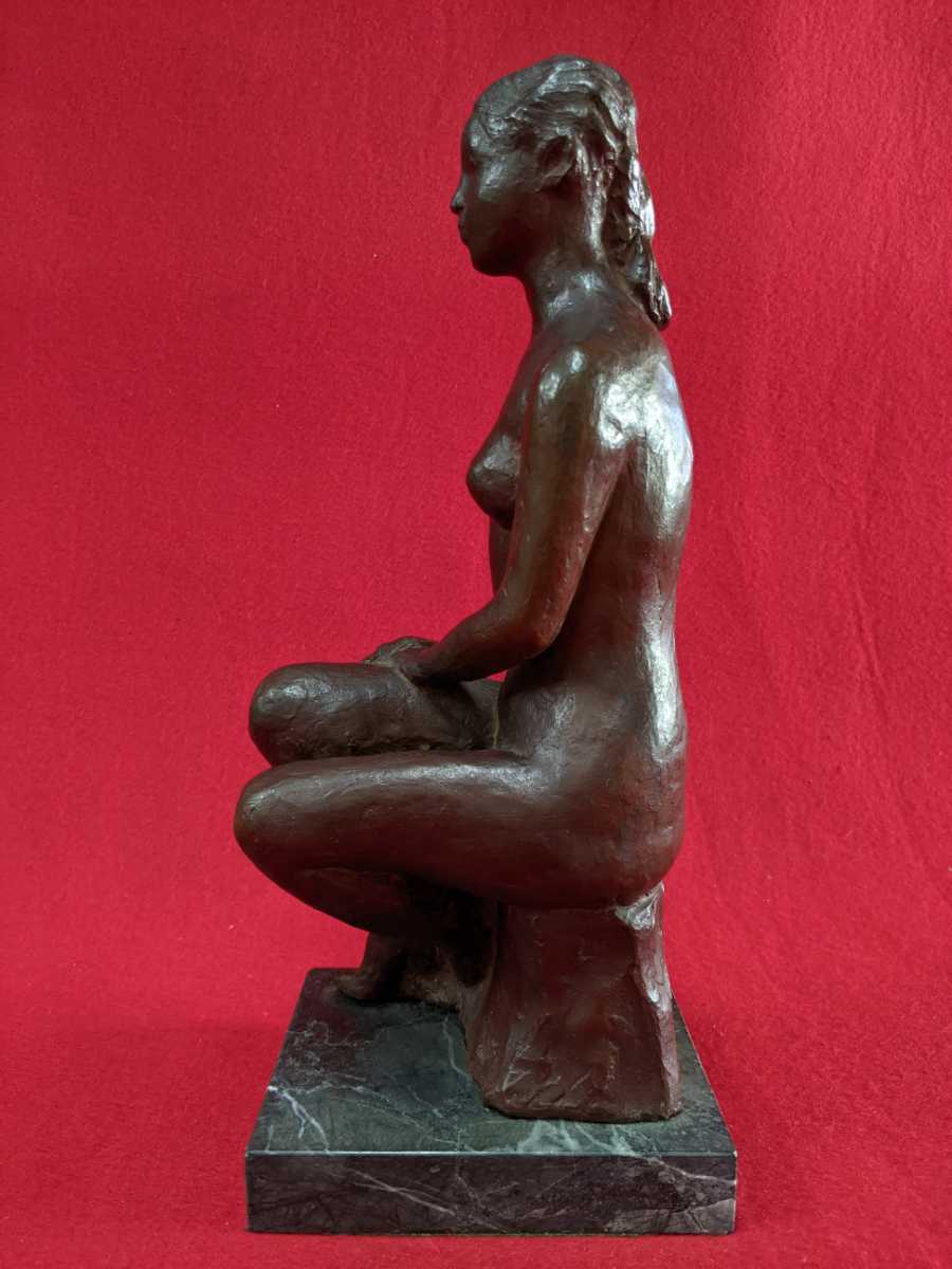 日展作家 中村喜平 裸婦座像 裸婦像 ブロンズ像 大理石台 高33.5cm（台含む） 重4.9kg_画像6