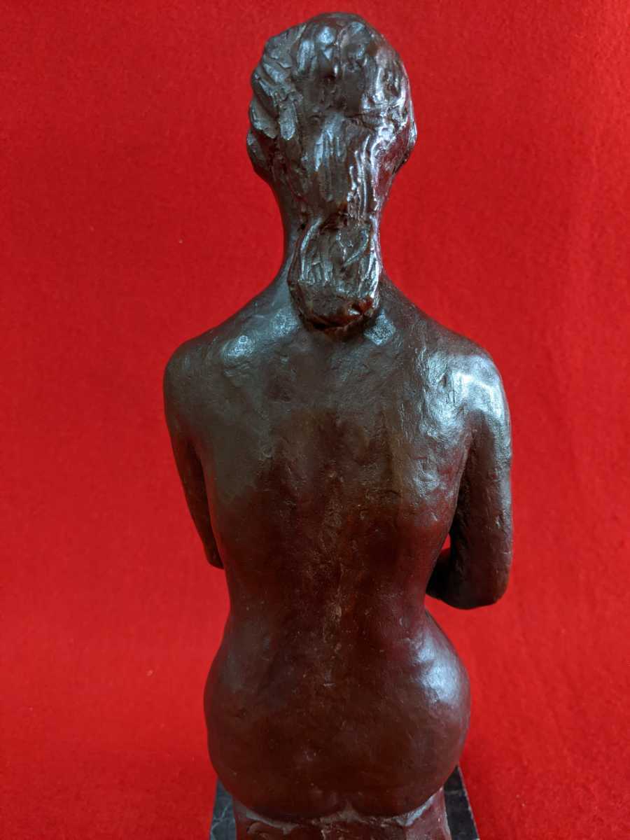 日展作家 中村喜平 裸婦座像 裸婦像 ブロンズ像 大理石台 高33.5cm（台含む） 重4.9kg_画像5
